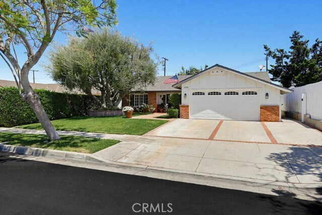 Building Photo - 2705 E Jacaranda Ave