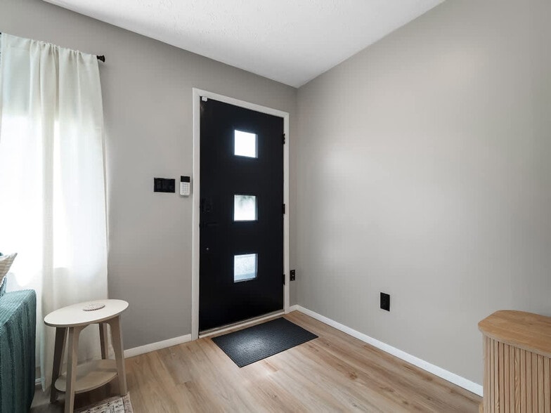 Building Photo - 291 Hunter Ave