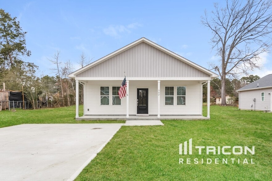 Primary Photo - 302 Stancil St