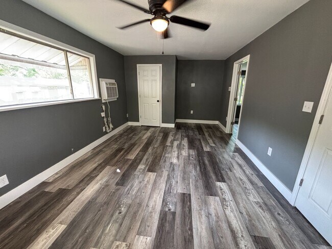 Building Photo - GREAT STARTER HOME IN THE HEART OF BOSSIER