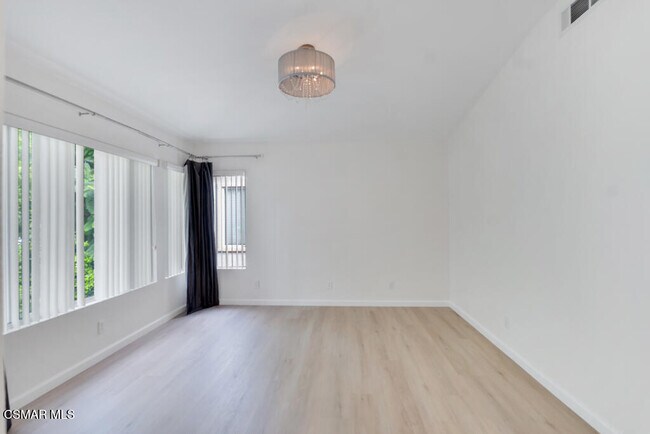 Building Photo - 663 Avenida Magdalena