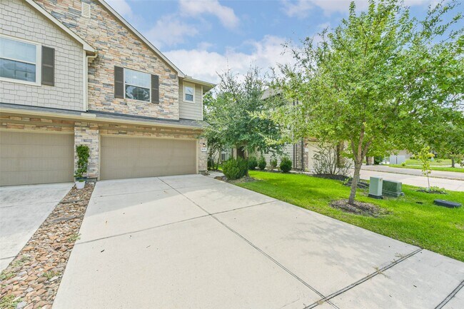 Building Photo - 16155 Beachside Pl