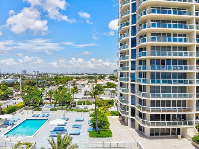 Building Photo - 7330 Ocean Terrace