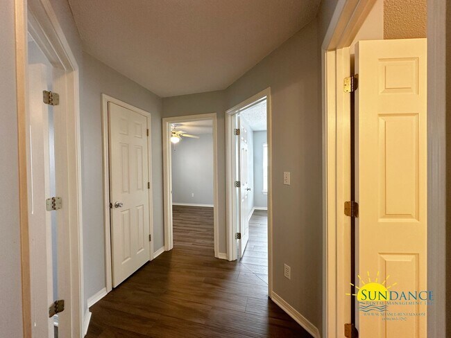 Building Photo - Wonderful 4 Bedroom Home in Fort Walton Beach