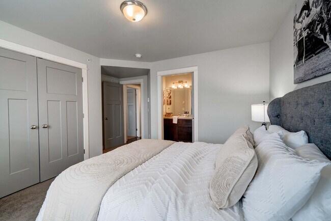 Building Photo - 360 Enterprise Blvd