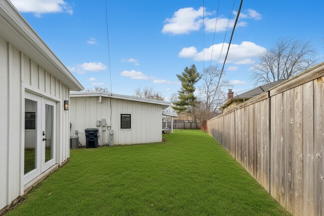 Building Photo - 2649 N Crawford Ave