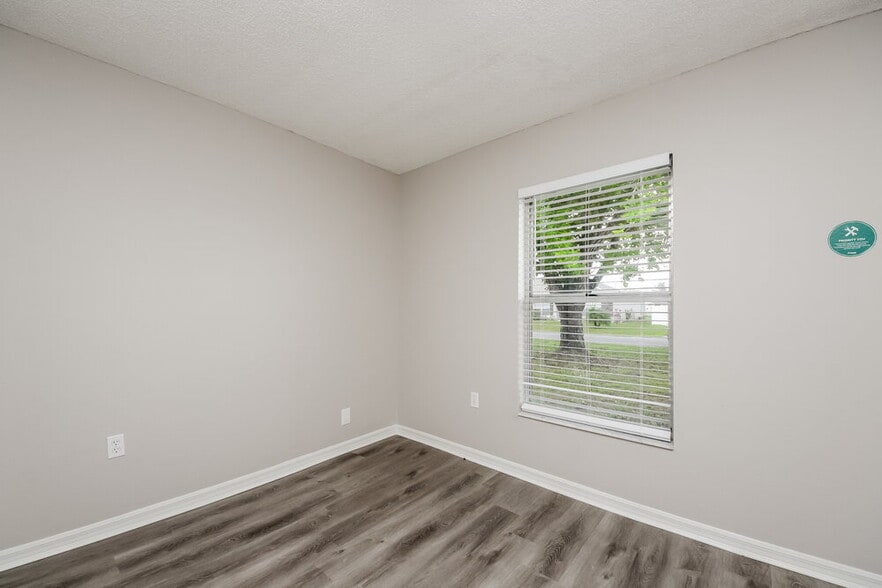 Building Photo - 242 Cheshire Ct