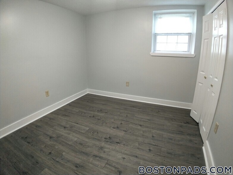 Building Photo - 40 Fenton St