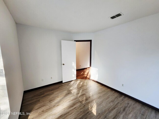 Building Photo - 4655 Trevi Dr