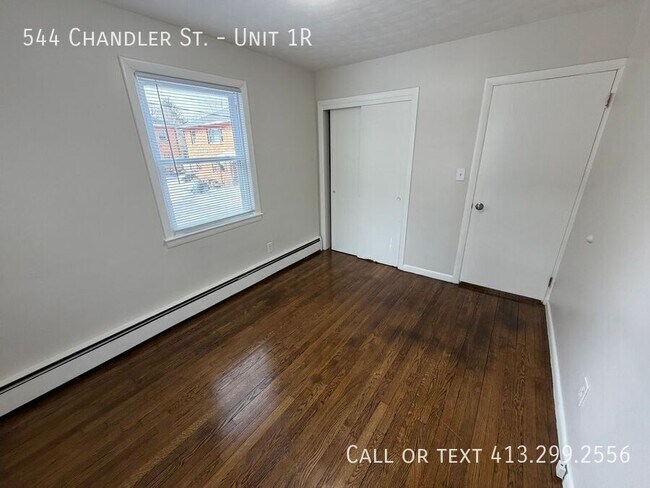 Building Photo - 544 Chandler St