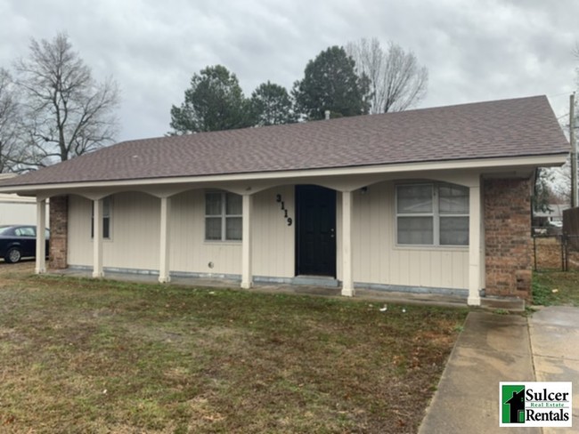 Primary Photo - Renovated 3 Bedroom House. HUD Accepted