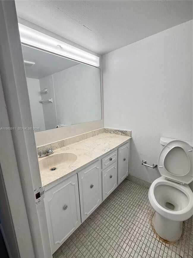 Building Photo - 7981 S French Dr