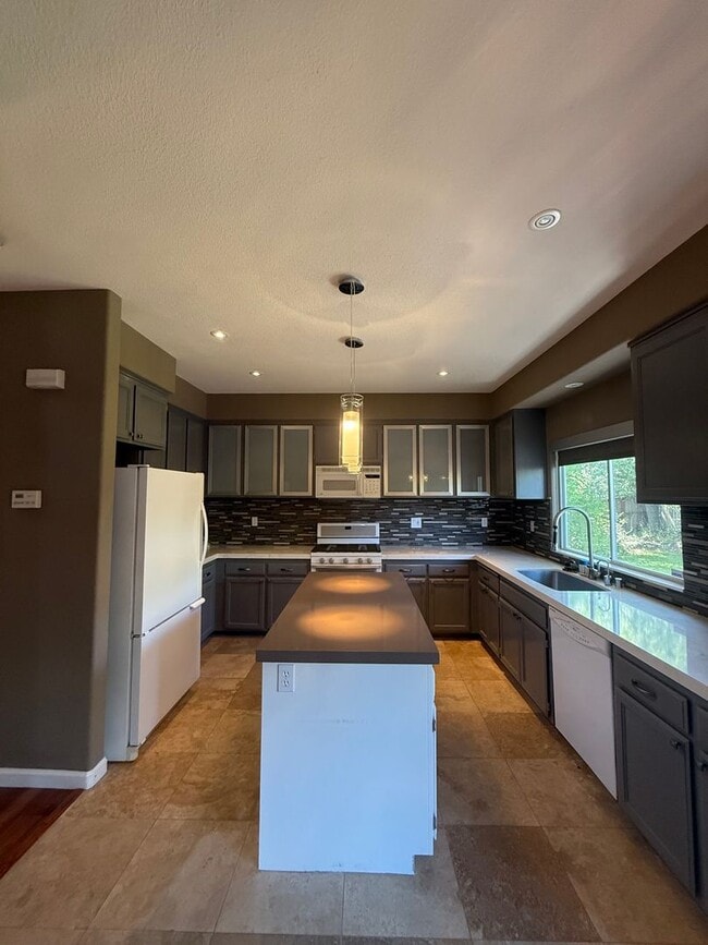 Building Photo - Beautiful 3-Bedroom, 2.5-Bath Home in Wind...