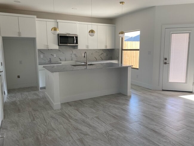 Building Photo - 3627 Yorkshire Dr