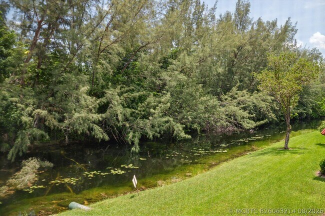 Building Photo - 473 Lake Frances Dr