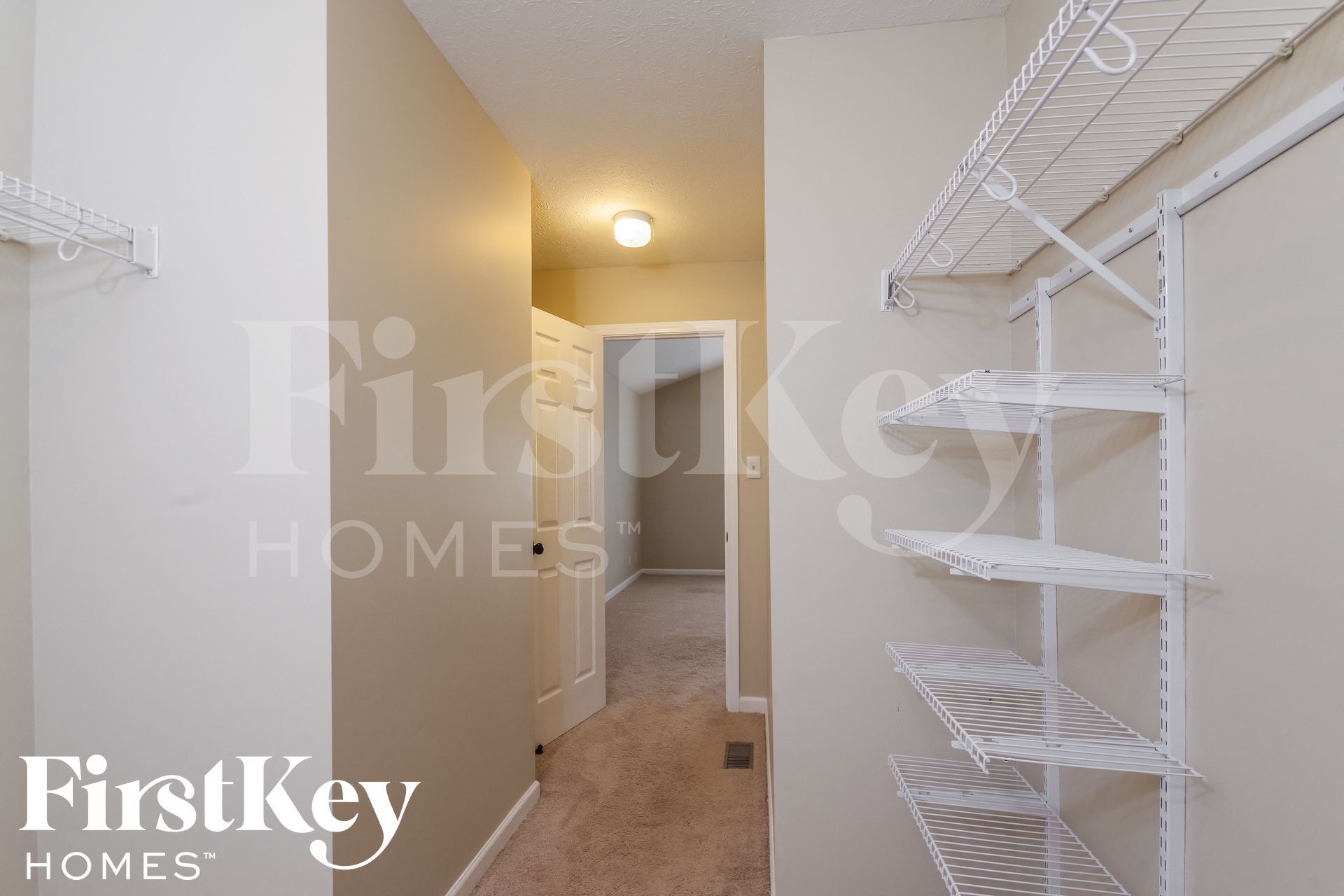 Building Photo - 944 Breaside Ln