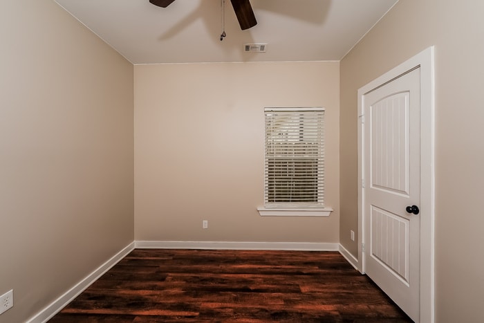 Building Photo - 245 Hathaway Ln