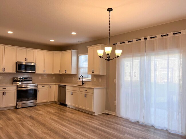 Building Photo - 6213 Boone Dr