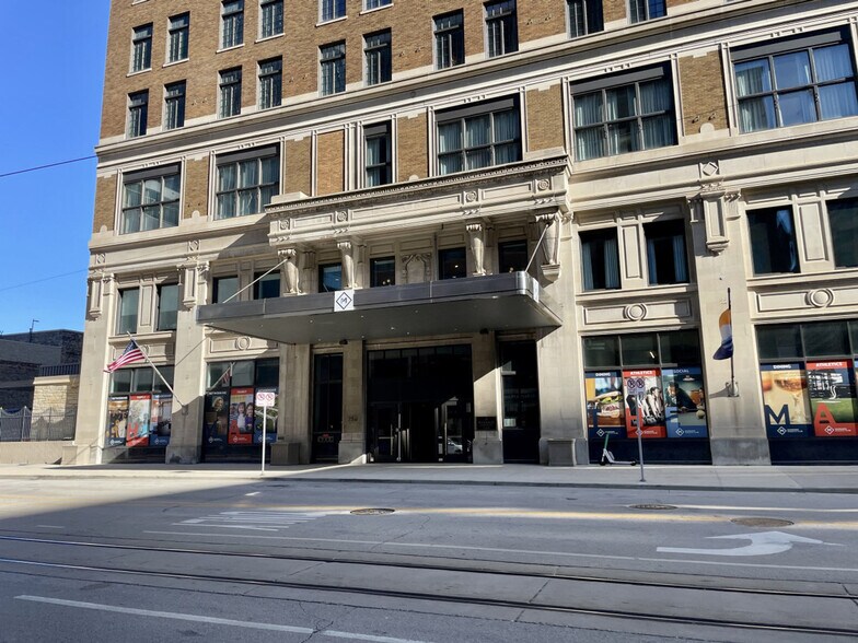 Building Photo - 758 N Broadway