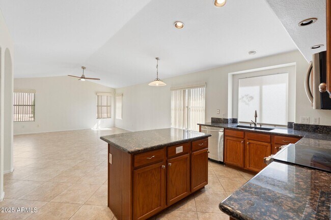 Building Photo - 7910 W Adobe Dr