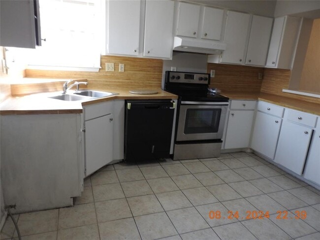 Building Photo - 6305 Westward St