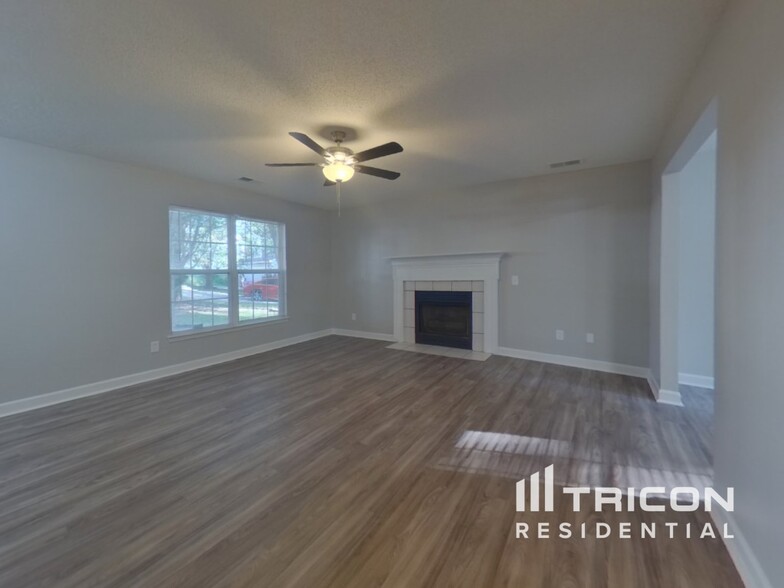 Building Photo - 1005 Alston Hill Dr
