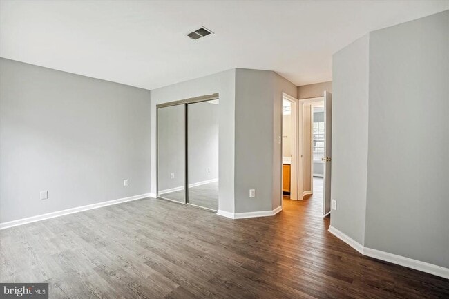 Building Photo - 10901 Postern Ct