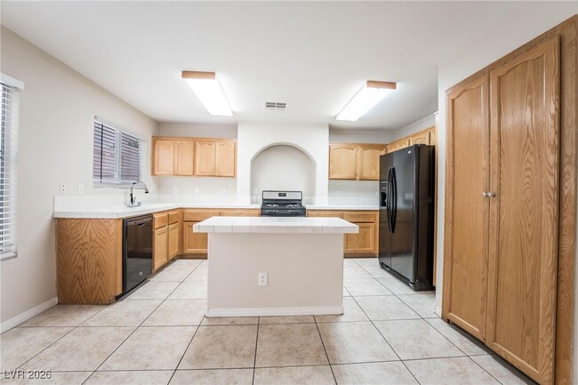 Building Photo - 7277 Bindweed Rd