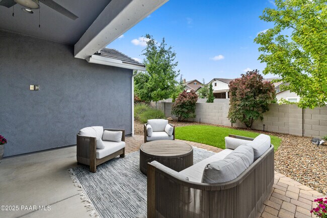 Building Photo - 1465 Varsity Dr