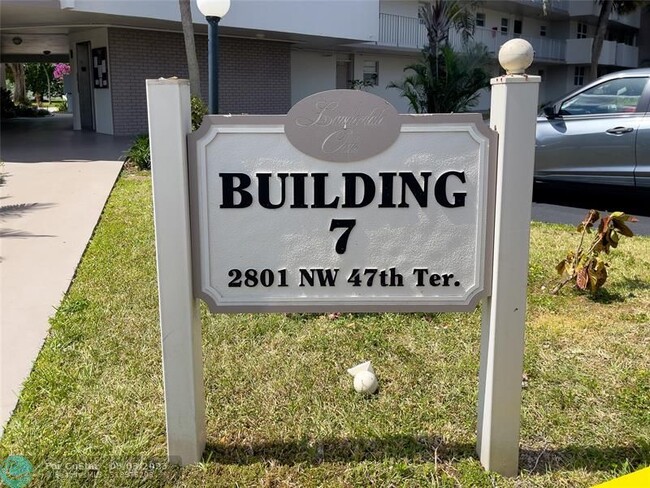 Building Photo - 2801 NW 47th Terrace