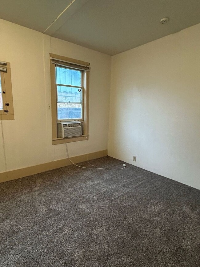 Building Photo - 1823 Mulberry St