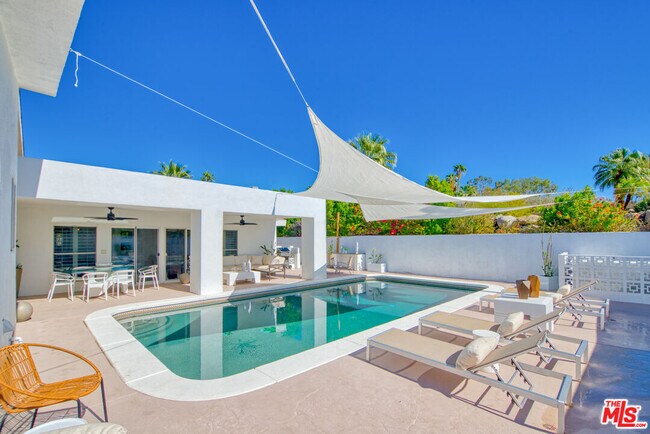 Building Photo - 36422 Sandsal Cir