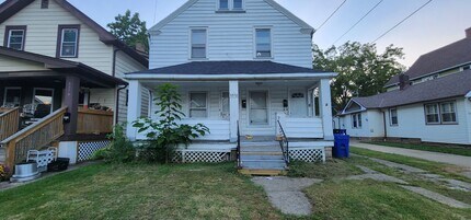 Building Photo - 3370 W 135th St