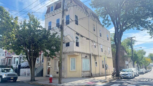 Building Photo - 95 Prospect St