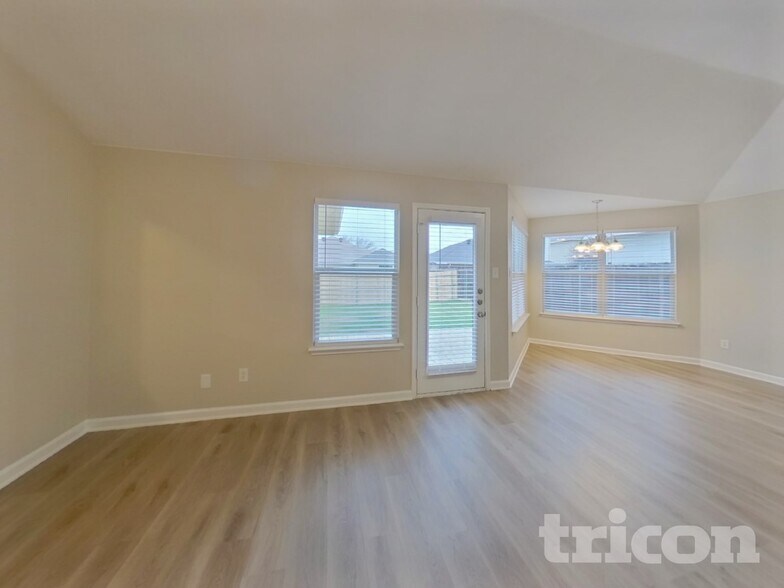 Building Photo - 9641 Linton Dr