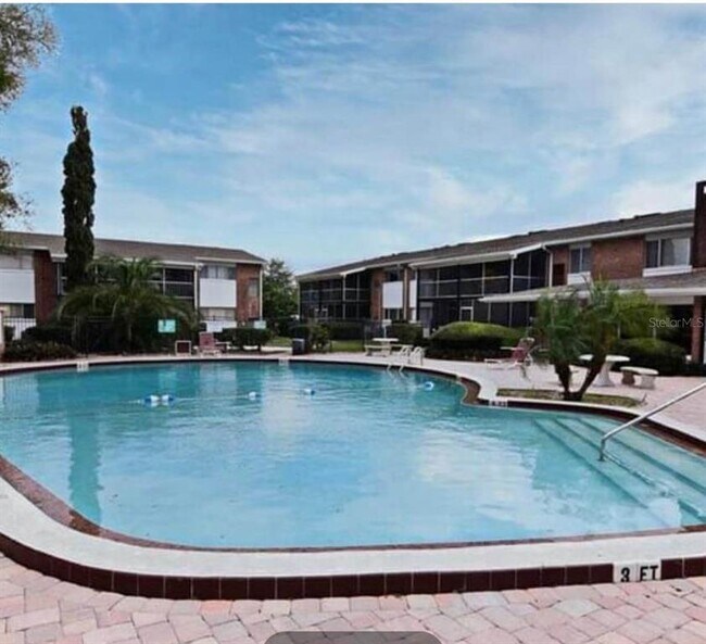 Building Photo - 797 W Lancaster Rd