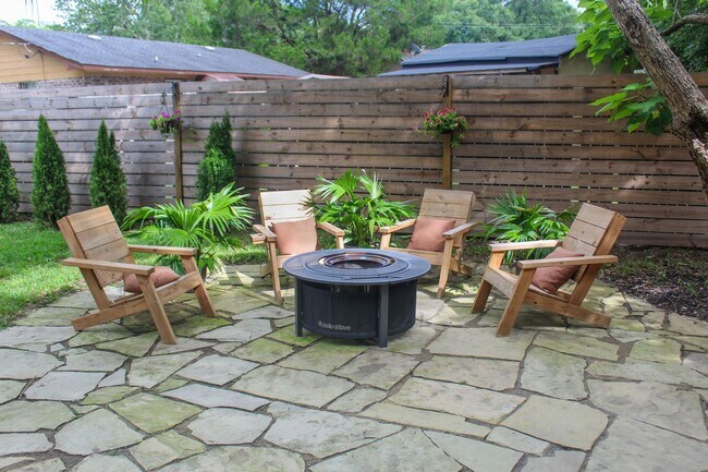 Building Photo - Renovated 3-Bedroom Single-Story Home with...