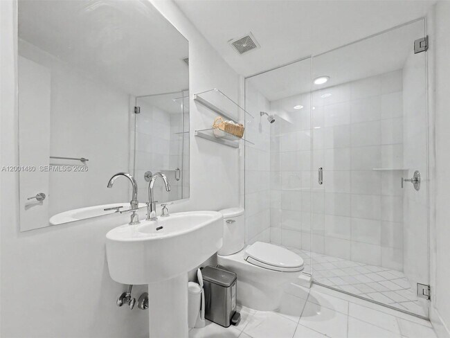 Building Photo - 2950 NE 188th St