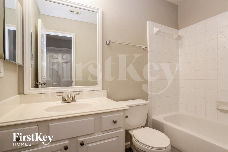 Building Photo - 5231 Flax Bourton St