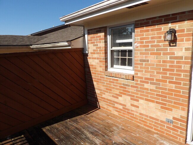 Building Photo - 75 Ashwood Ct