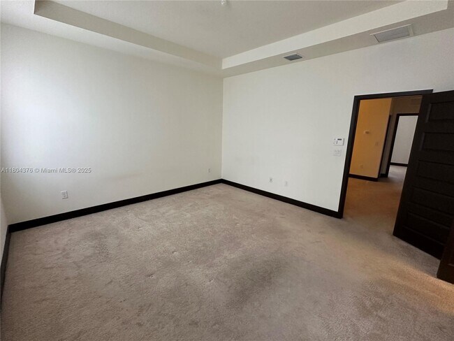 Building Photo - 16005 NW 91st Ct