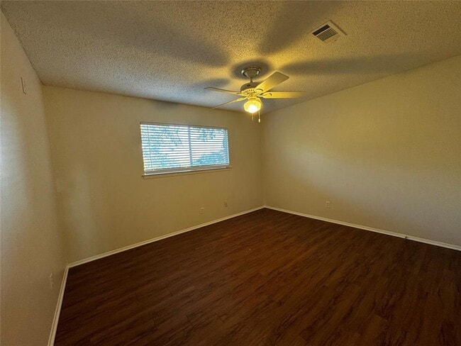 Building Photo - 1006 Warrington Dr