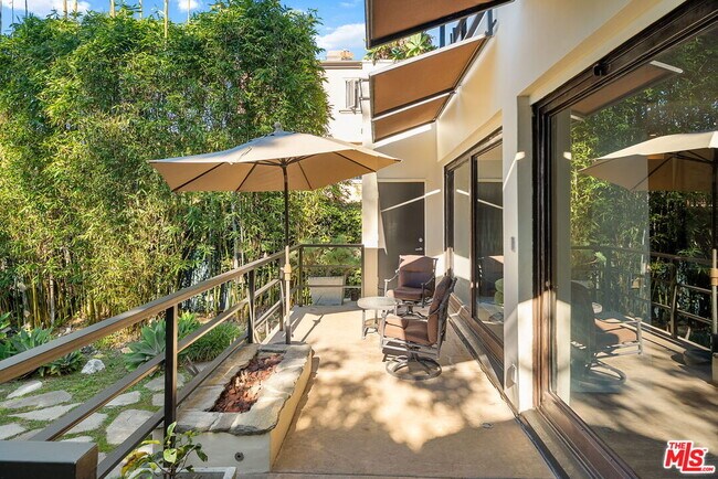 Building Photo - 215 S Anita Ave