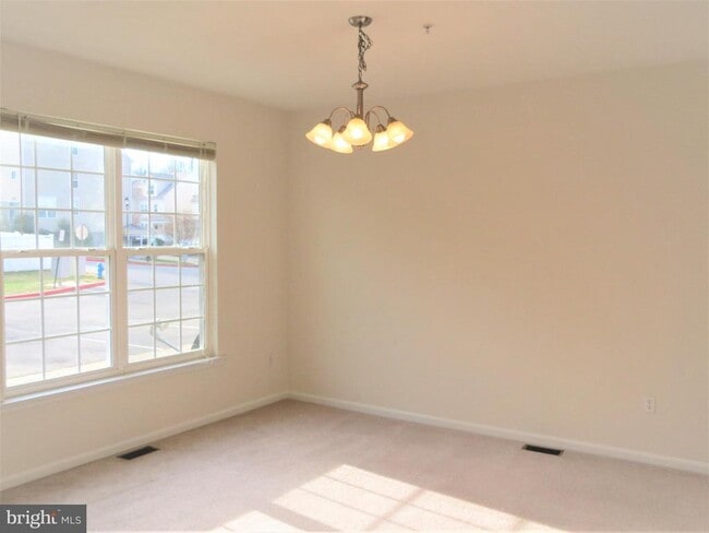 Building Photo - 3765 Bedford Dr