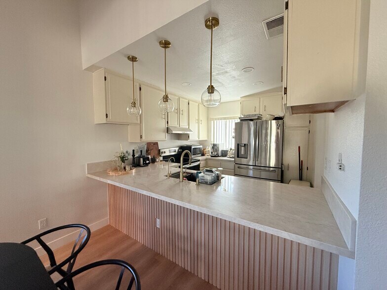 Building Photo - 2109 Northshore Dr