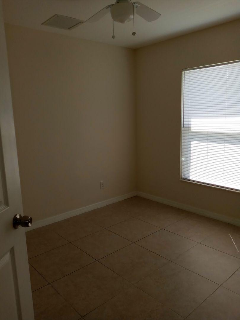 Building Photo - Coming Soon - $500 off Move in Summer Special