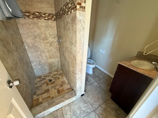 Building Photo - 5430 Mary Lane Dr