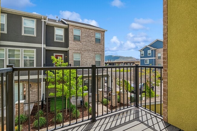 Building Photo - 1792 W Torlundy Dr