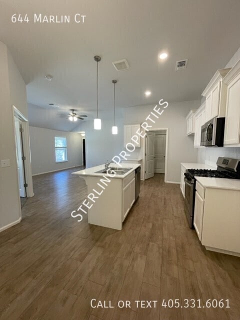 Building Photo - 644 Marlin Ct