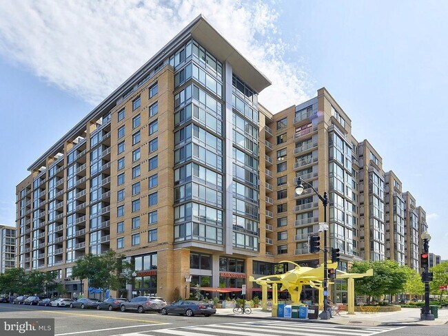 Building Photo - 475 K St NW